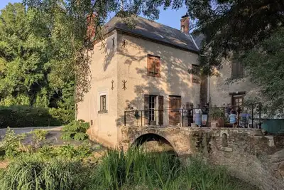Image de Moulin Bondon, dans le Berry au bord de l'eau, draps fournis, animaux acceptés