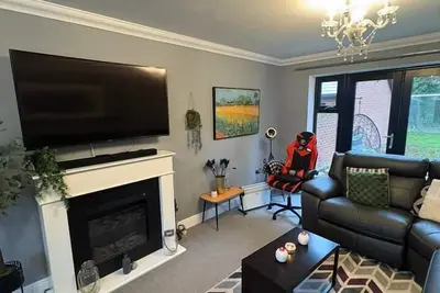 Image de #100 Comfortable 4-Bed House in Rugby