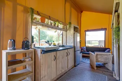 Image de De Glamping - Sunny Lodge | Sleeps 6