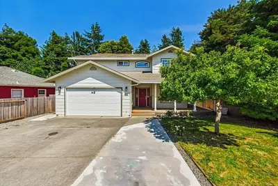 Image de Charming 4-bedroom house in Eureka walking distance to Providence Hospital