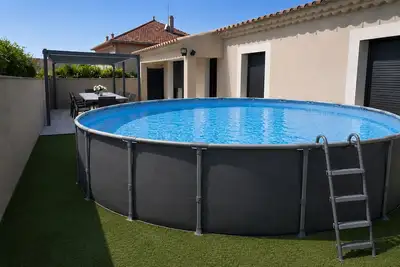 Image de Villa moderne avec grande piscine hors-sol privée – 3 chambres