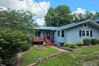 Image de The Blue Heron Retreat - Lake Views, Party Perch & Dock Access with boat parking