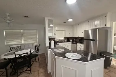 Image de Spacious 6-bedroom house in soothing Montgomery with Ac