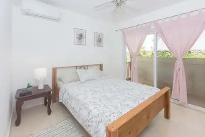 Image de Jungle Beach House, Hidden in the Jungle, Yet Just a 6 Minute Walk to The Beach!