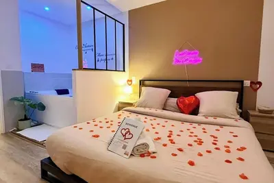 Image de Suite avec Jacuzzi Privé proche de Paris