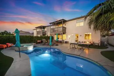 Image de Heron by Nest Villas | Entertainers Dream Backyard