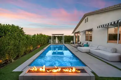 Image de Phoebe by Nest Villas | Private Escape w Game Room