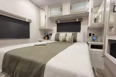 Image de Peaceful 1-bedroom recreational vehicle with Ac in Cleveland