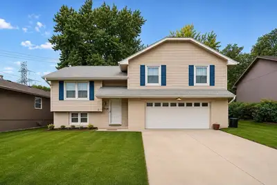 Image de Spacious & Cozy 4br Home in a Peaceful Omaha Neighborhood