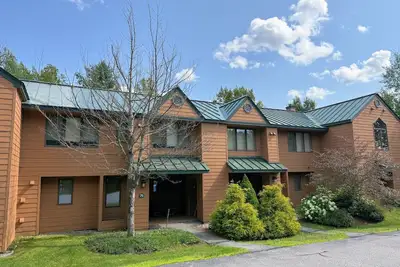 Image de W75 Cozy Bretton Woods Retreat | Gas Fireplace | 2 min to  Ski Area | Tennis Courts & Hiking Trails