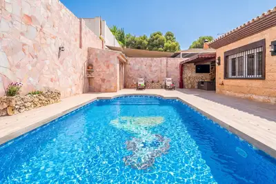 Image de Cubo's Buddha Harmony House / Piscine privée / Climatisation / Barbecue / Wi-Fi gratuit