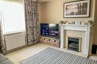 Image de Station Road - 3 Bedrooms with Parking & Garden