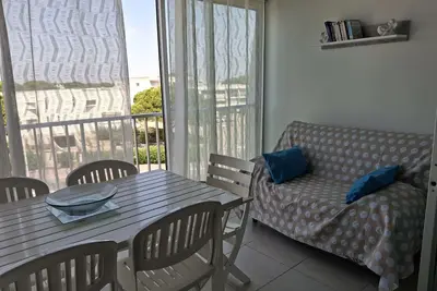 Image de Studio avec loggia proche de la mer