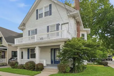 Image de Perfect Oakley Location/walkable/off street parking