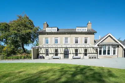 Image de Large Georgian Country Manor House With Sea Views | Plas-Bryn-Hir