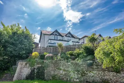 Image de Felinheli Holiday Cottage with Panoramic Views of the Menai | Angorfa