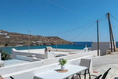 Image de Seafront maisonettes by TinosStay