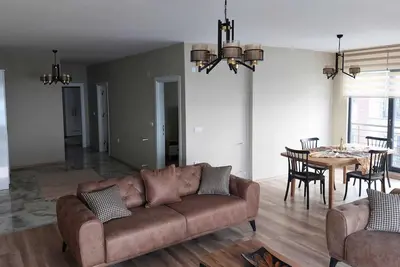 Image de 3+1 upstairs apartment unit with beautiful view