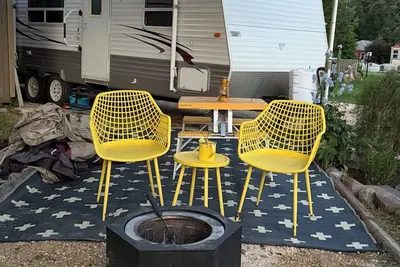 Image de Camping without the work! Beautiful sunsets in a tranquil setting. Glamping!