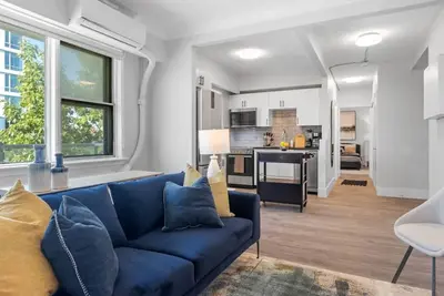 Image de Bright & Stylish 2br Apt | Walk to U of Ottawa