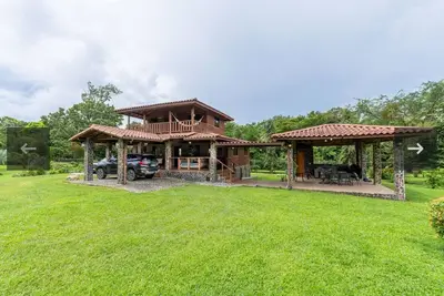 Image de A country estate surrounded by nature with the best climate, just 2 minutes from the main road