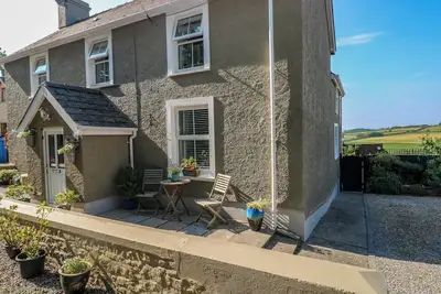 Image de St. Twynells Farm, family friendly, with open fire in Pembroke