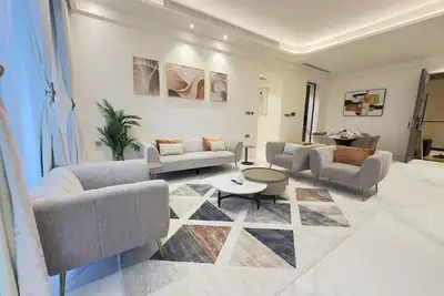 Image de Grand Residence Stunning 3 bedroom Modern & Cosy Oasis in Central Gombe – Pool, Spa & Dining