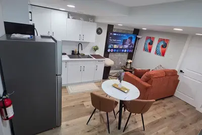 Image de Modern Private 2-Bedroom Suite | Self Check-In | Free Parking