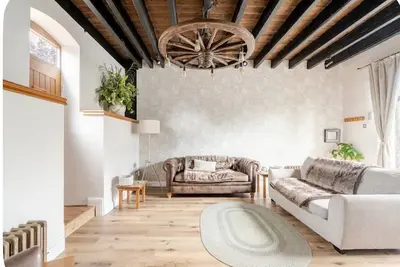 Image de The Hurst Stable, Sleeps 4 with Hot Tub & Parking