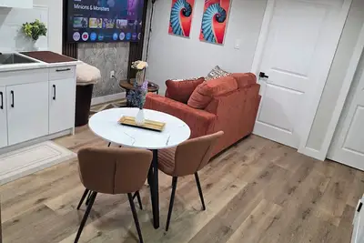 Image de Cozy  2br Suite • Private Entry • Free Parking• self check-in