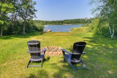 Image de Fire Pit & Screened Porch! 3. 5-Acre Nevis Retreat