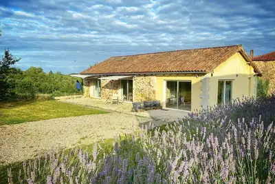 Image de Nestled in the heart of the Charente, with easy access to swimming lakes.