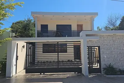 Image de Center of esperanza 3 bedroom plus pool, a/c and hot water fits 12 people comfy.