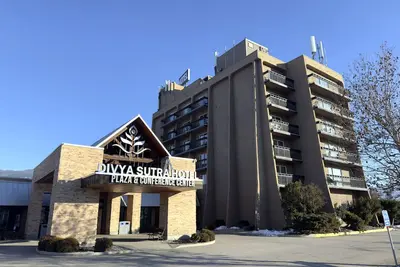 Image de Divya Sutra Plaza and Conference Centre, Vernon, Bc