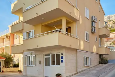 Apartments Zelic Tucepi