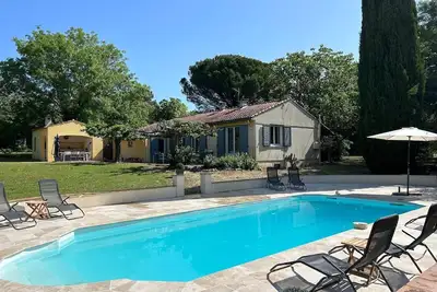 Image de Maison Ă Villecroze avec piscine et jardin