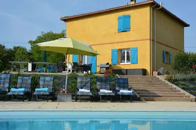 Image de villa à Piquecos avec piscine