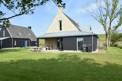 Image de Villa patrimoniale à Tzummarum avec jardin