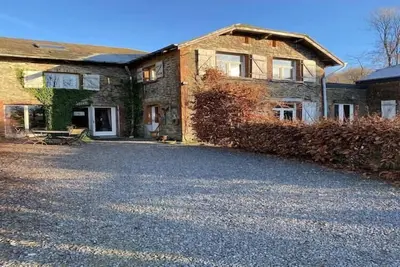 Image de Cottage spacieux avec cour et grand jardin
