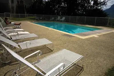 Image de Appartement château en France avec piscine