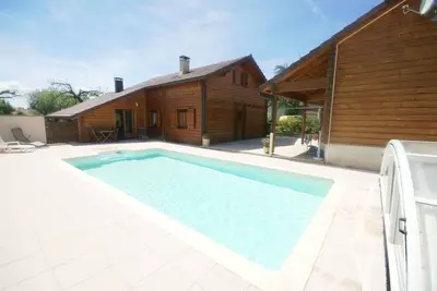 Image de Chalet spacieux avec piscine situé à Abbevillers