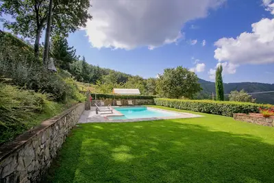 Image de Maison de vacances Ă Cortona avec piscine