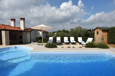 Image de Villa de luxe dans les lavandes à Kanfanaro