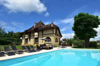 Image de Manoir à Belvès avec piscine privée