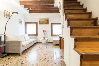 Image de Appartement attrayant avec salle de séjour