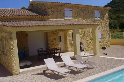 Image de Belle villa avec piscine privée dans le Gard