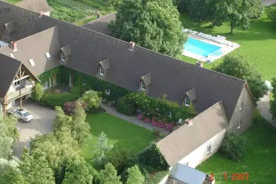 Image de Belle maison de vacances avec piscine