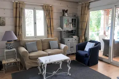 Image de Chalet confortable Ă Gassin au milieu de la forĂŞt