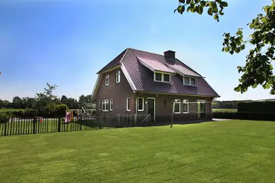 Image de Ferme spacieuse à Achterhoek avec grenier de jeux