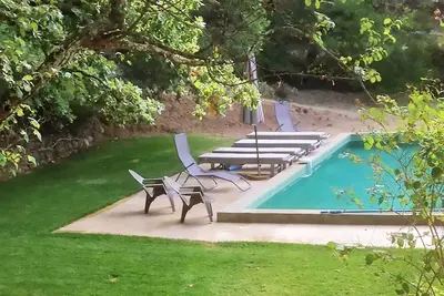 Image de Belle villa à Entrecasteaux au bord de la rivière